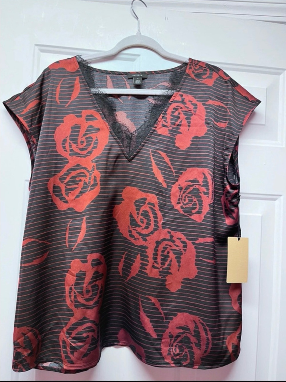 Halogen Coral Rose Print V-Neck Sleeveless Blouse